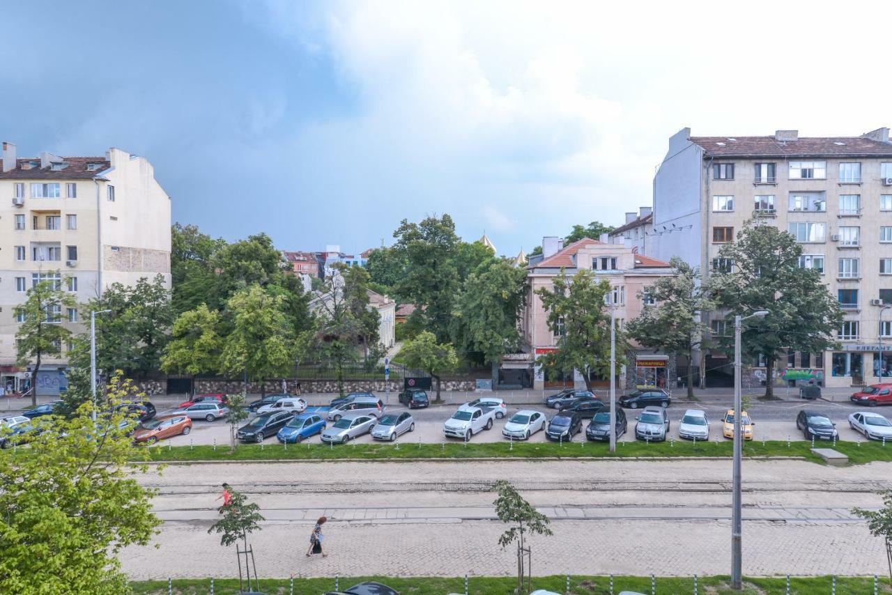 Visit Sofia | Macedonia Square Central Apartment Luaran gambar